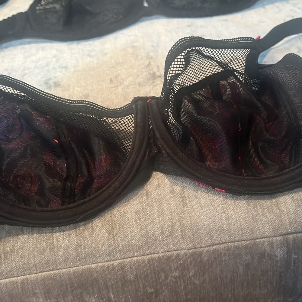 Two Freya 30G gorgeous  NWOT bras - too big on me $25 each - both $45 - Picture 3 of 7